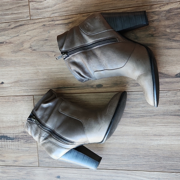 Booties - Picture 4 of 9